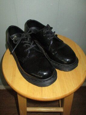 DR. MARTEN Black Patent Leather Lace Up Loafer